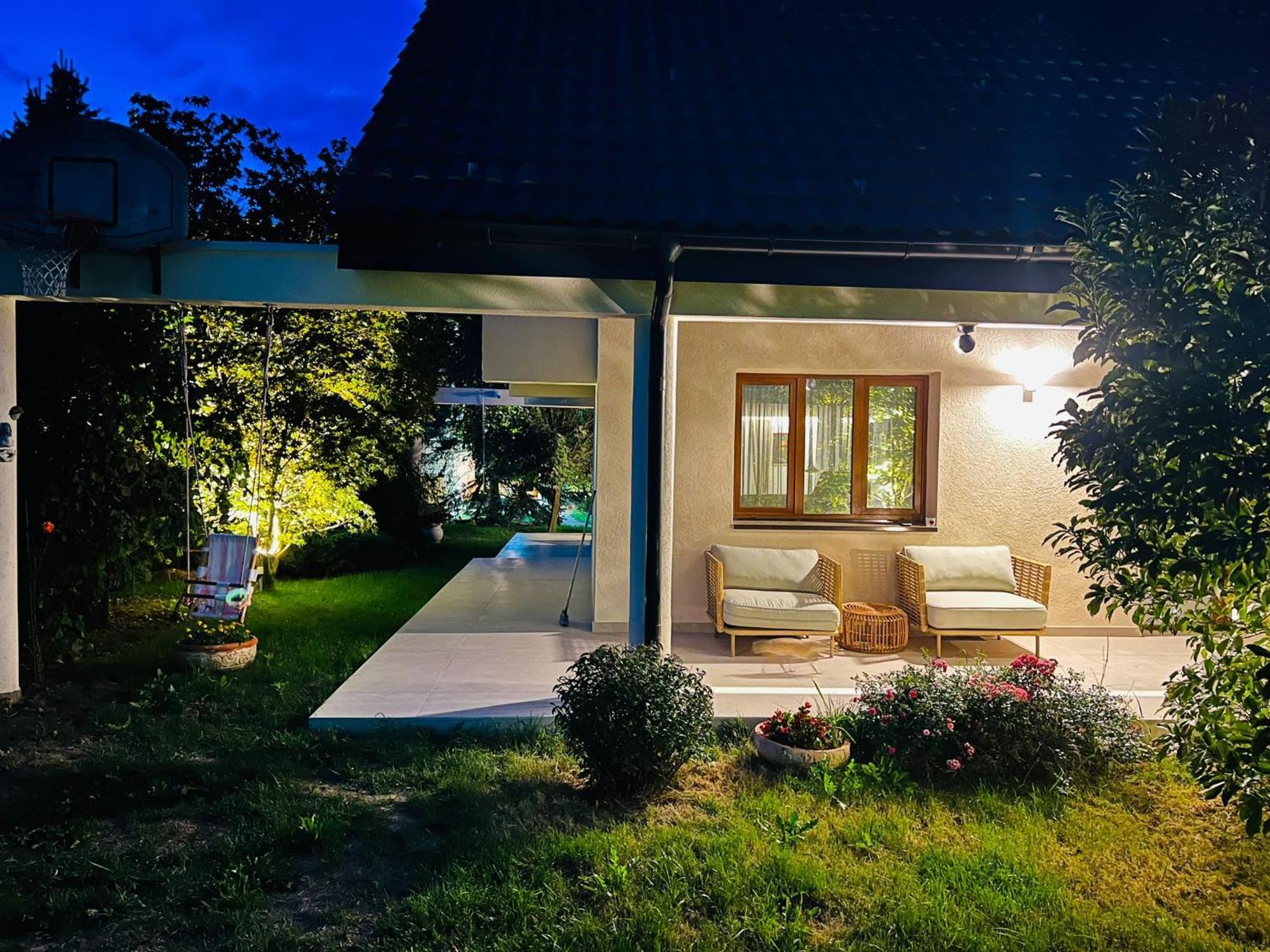Evie'S Tree House Villa Dragomirna Buitenkant foto