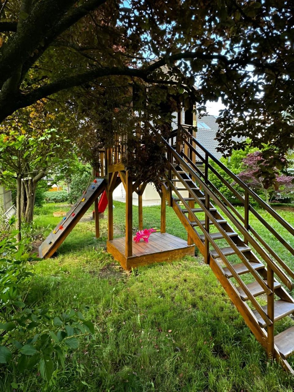 Evie'S Tree House Villa Dragomirna Buitenkant foto