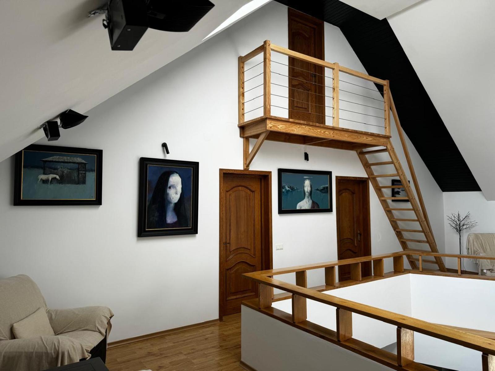Evie'S Tree House Villa Dragomirna Buitenkant foto
